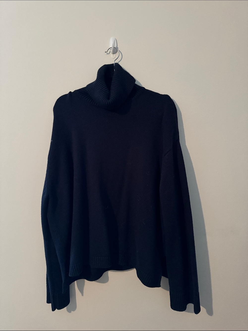 The Frankie Shop Oversized Turtleneck sweater navy